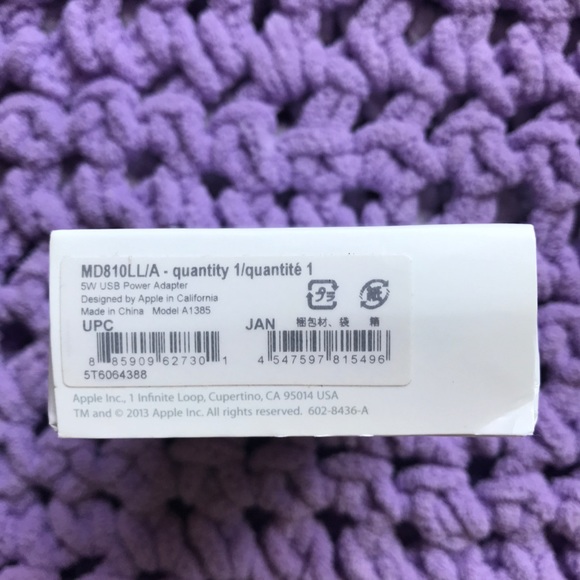 Authentic Apple charging block new, NWT, free ship - Picture 3 of 4